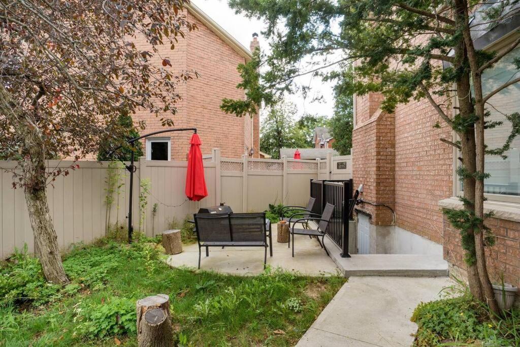 Cosy Guest Suite Near Shops, Transit, Hwy and GO!