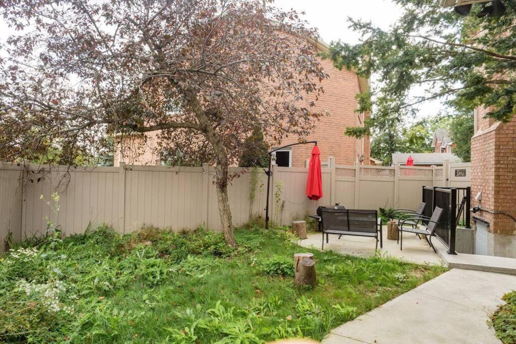 Cosy Guest Suite Near Shops, Transit, Hwy and GO!