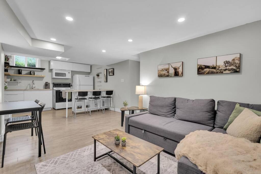 Cosy Guest Suite Near Shops, Transit, Hwy and GO!