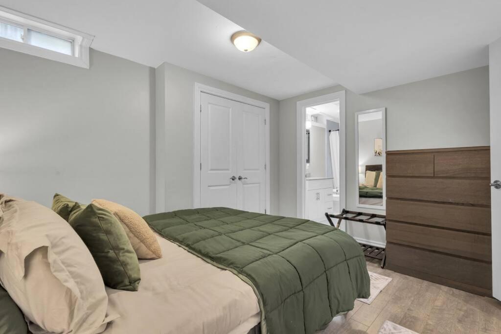 Cosy Guest Suite Near Shops, Transit, Hwy and GO!