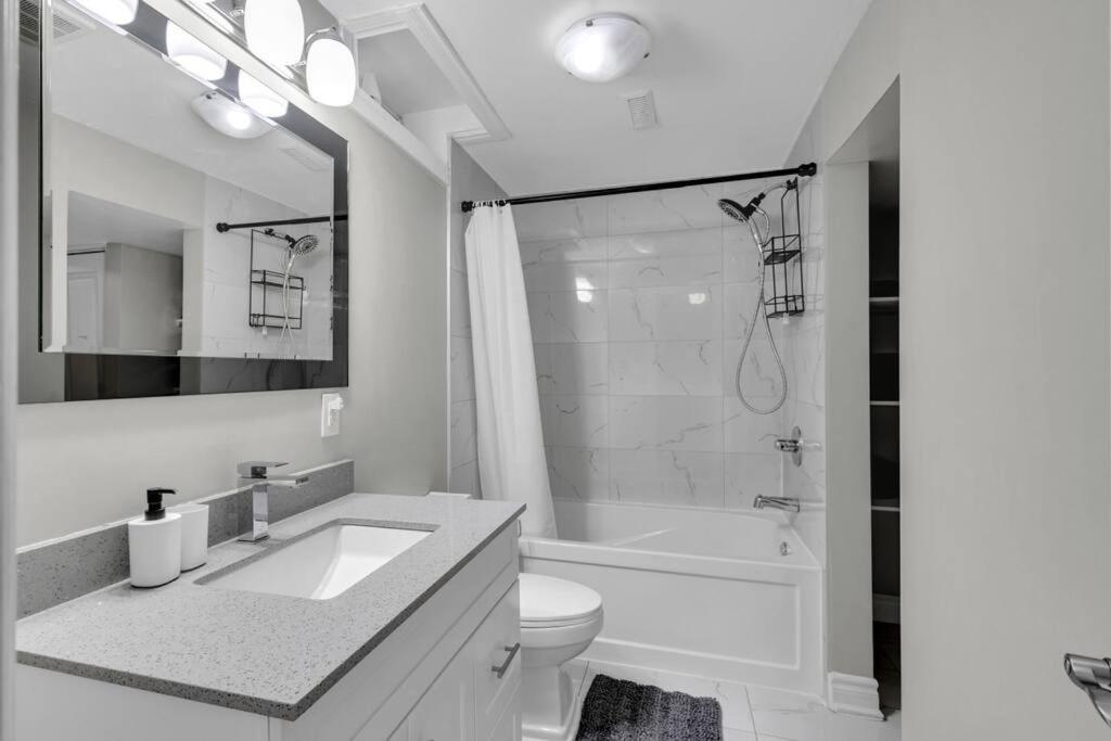 Cosy Guest Suite Near Shops, Transit, Hwy and GO!