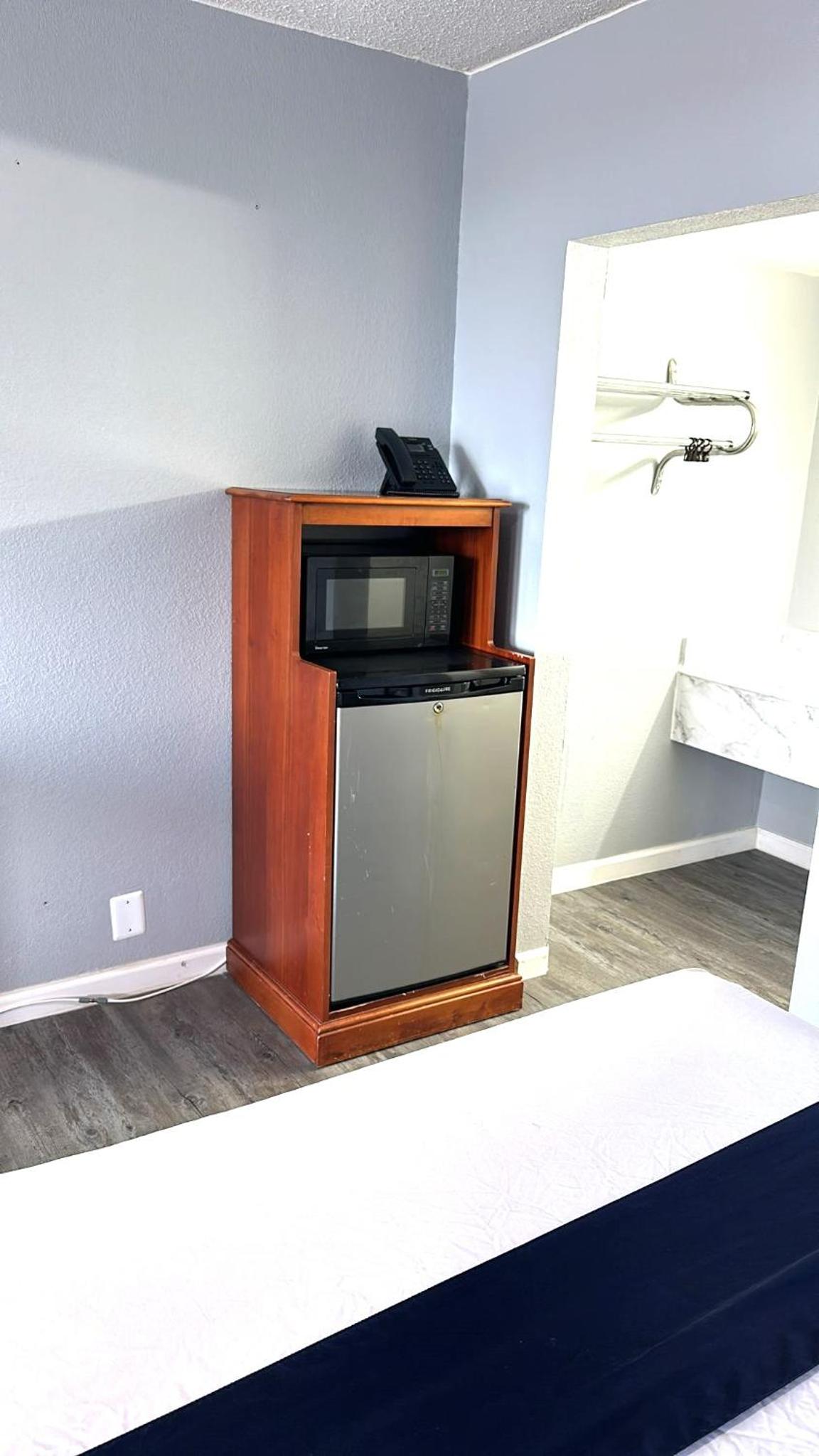 Salisbury Vacations - Travelodge by Wyndham Salisbury MD - Property Image 2