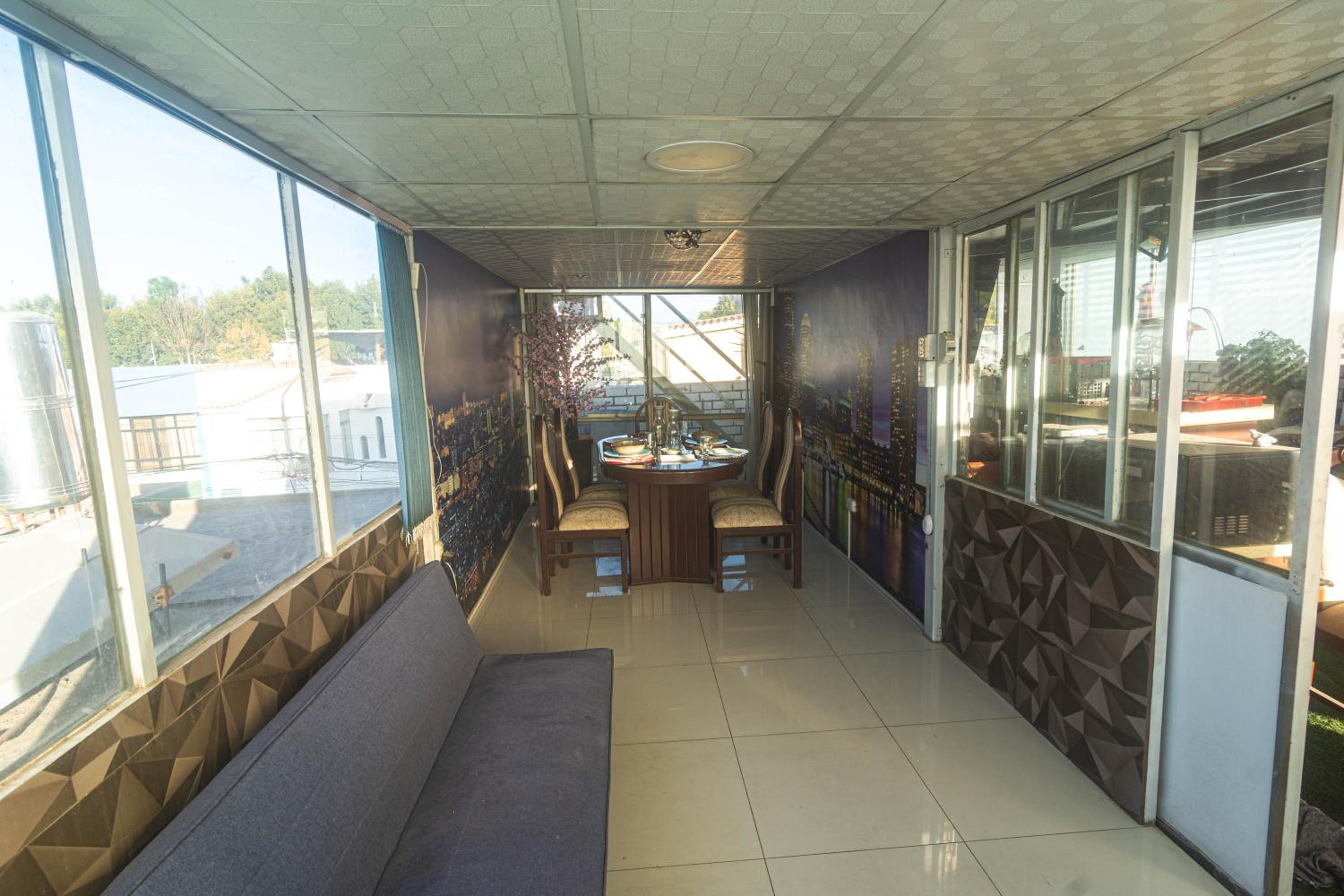 Photo 12