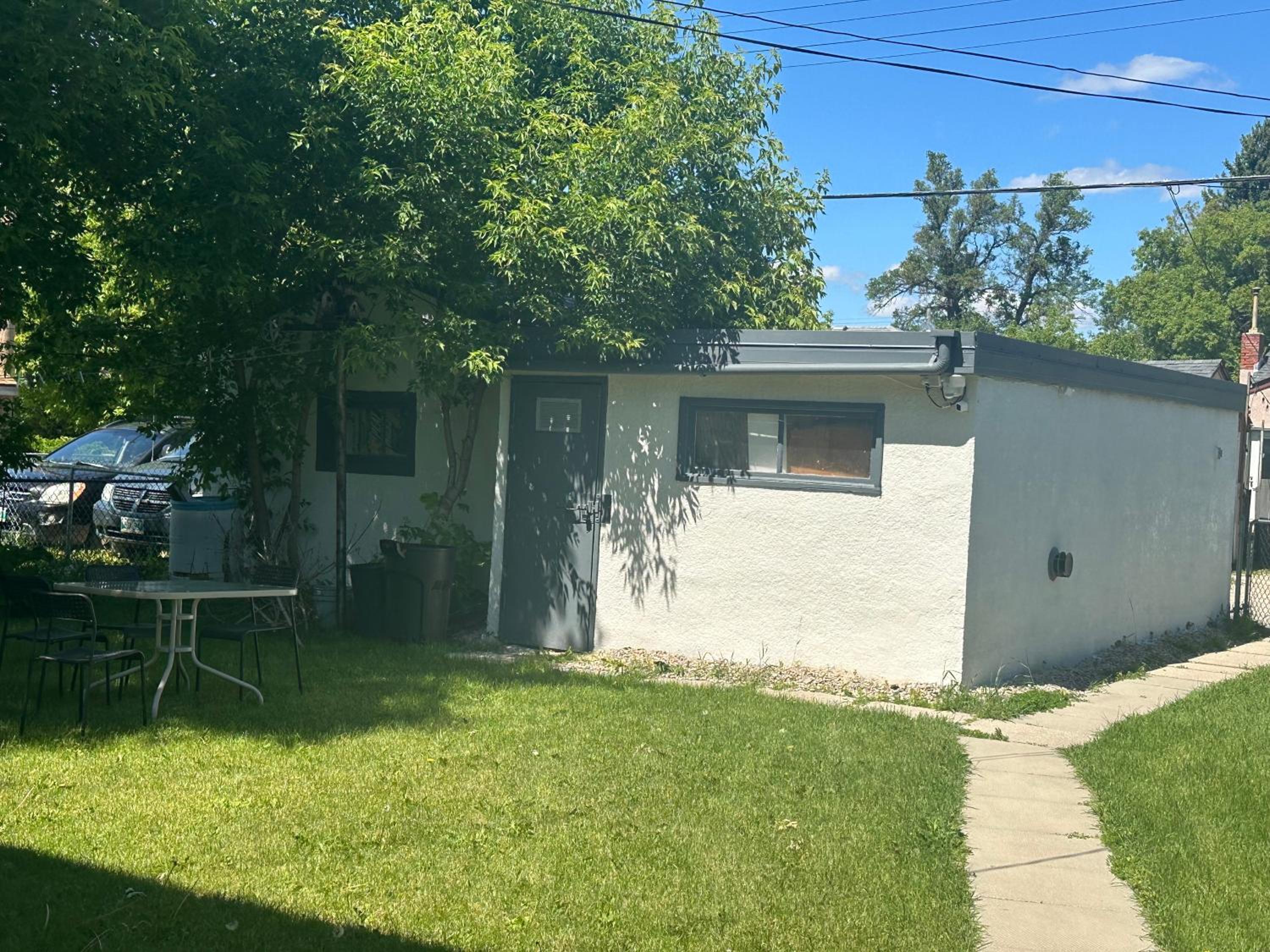 Spotless 4 Bedrooms 4 Beds Sleep 8 in Winnipeg