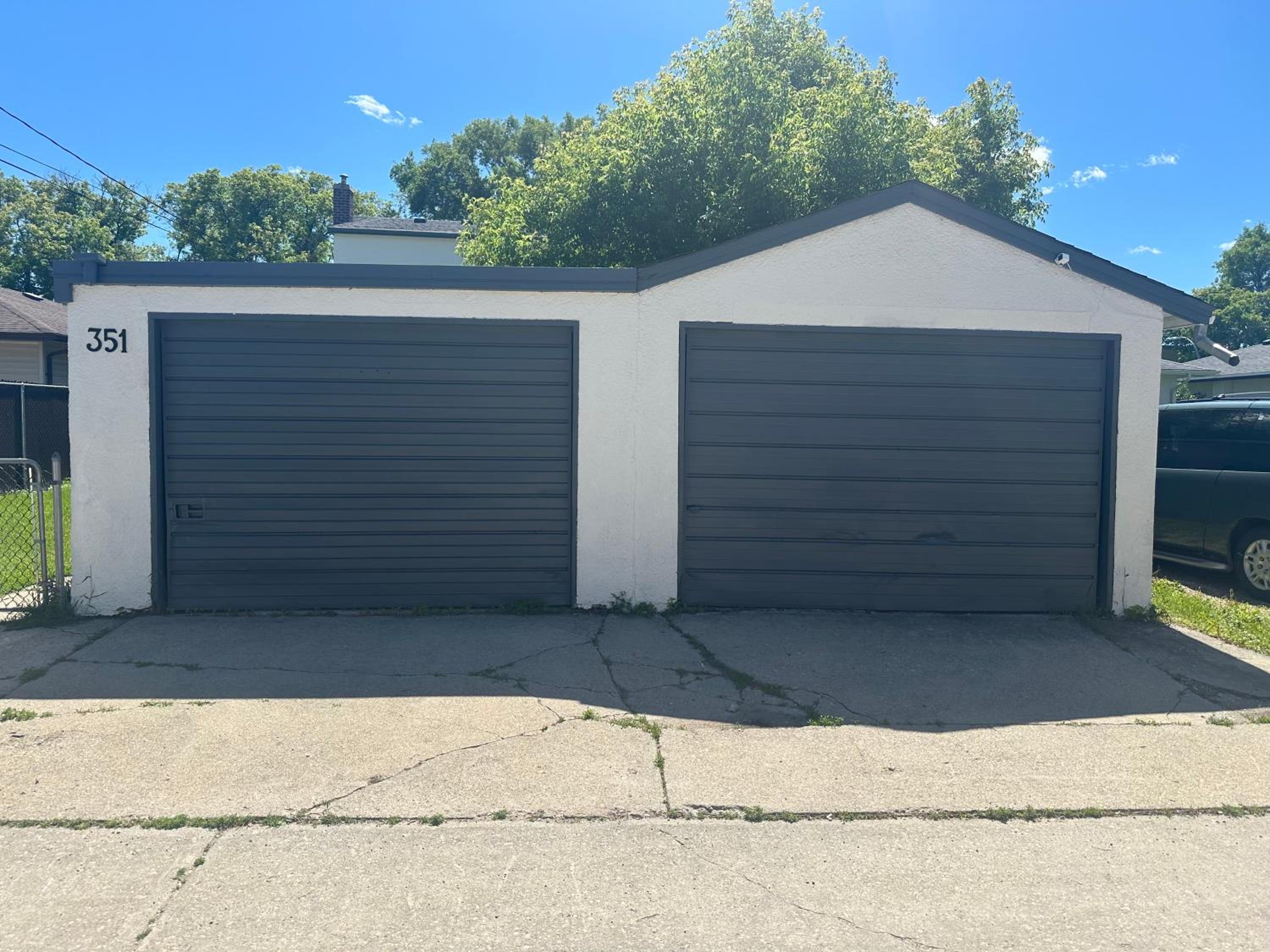 Spotless 4 Bedrooms 4 Beds Sleep 8 in Winnipeg