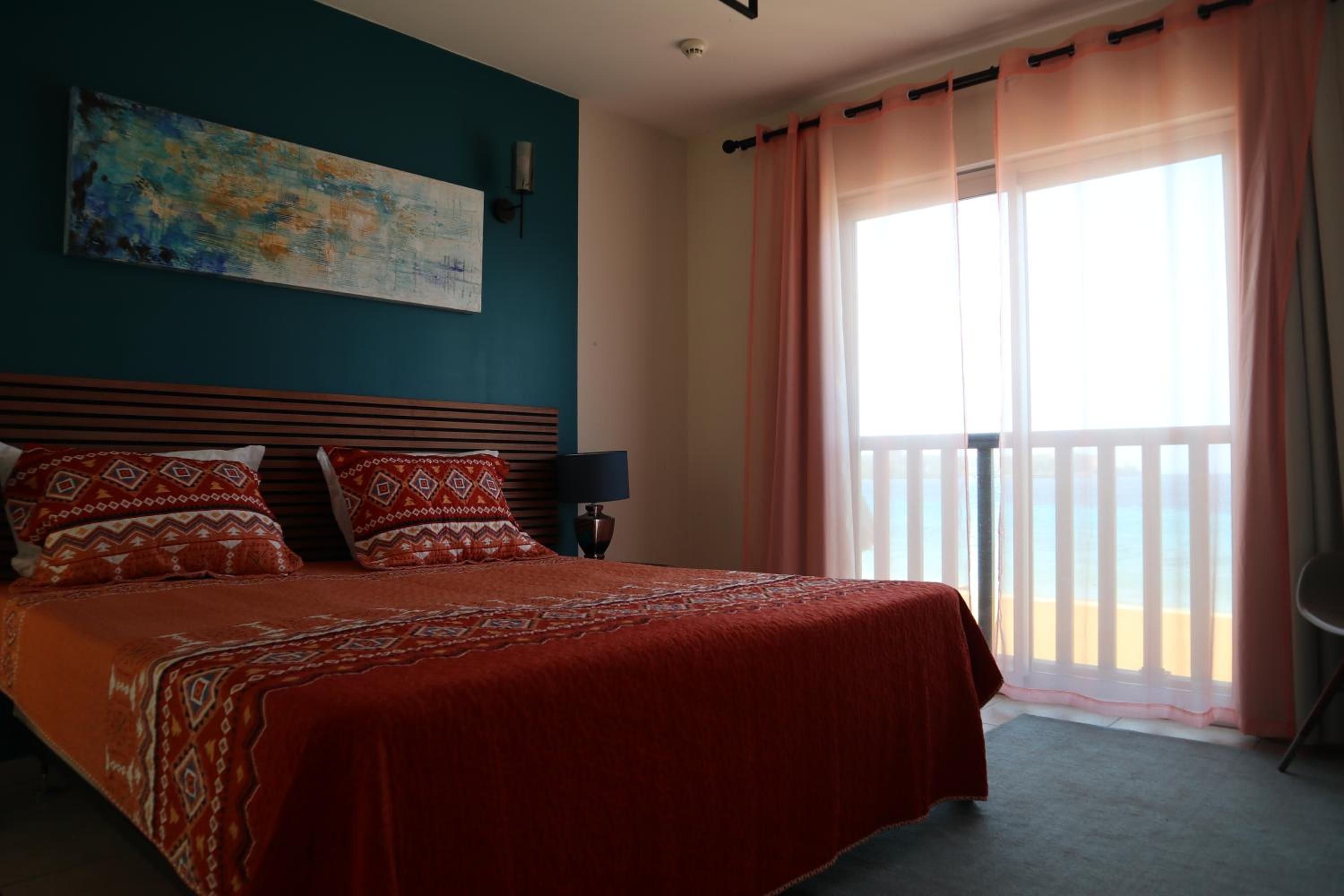 Beach front luxury living - 2 bedroom condo with sea view