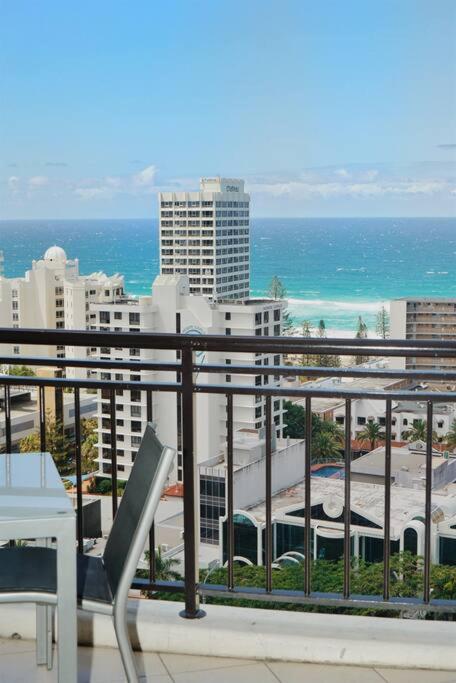 Bliss At The Towers - Surfers Central!
