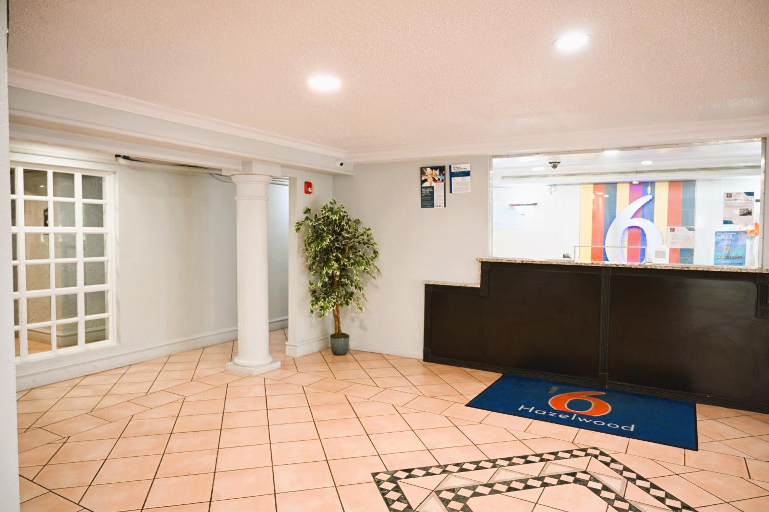 Motel 6-Hazelwood, MO - Property Image 19
