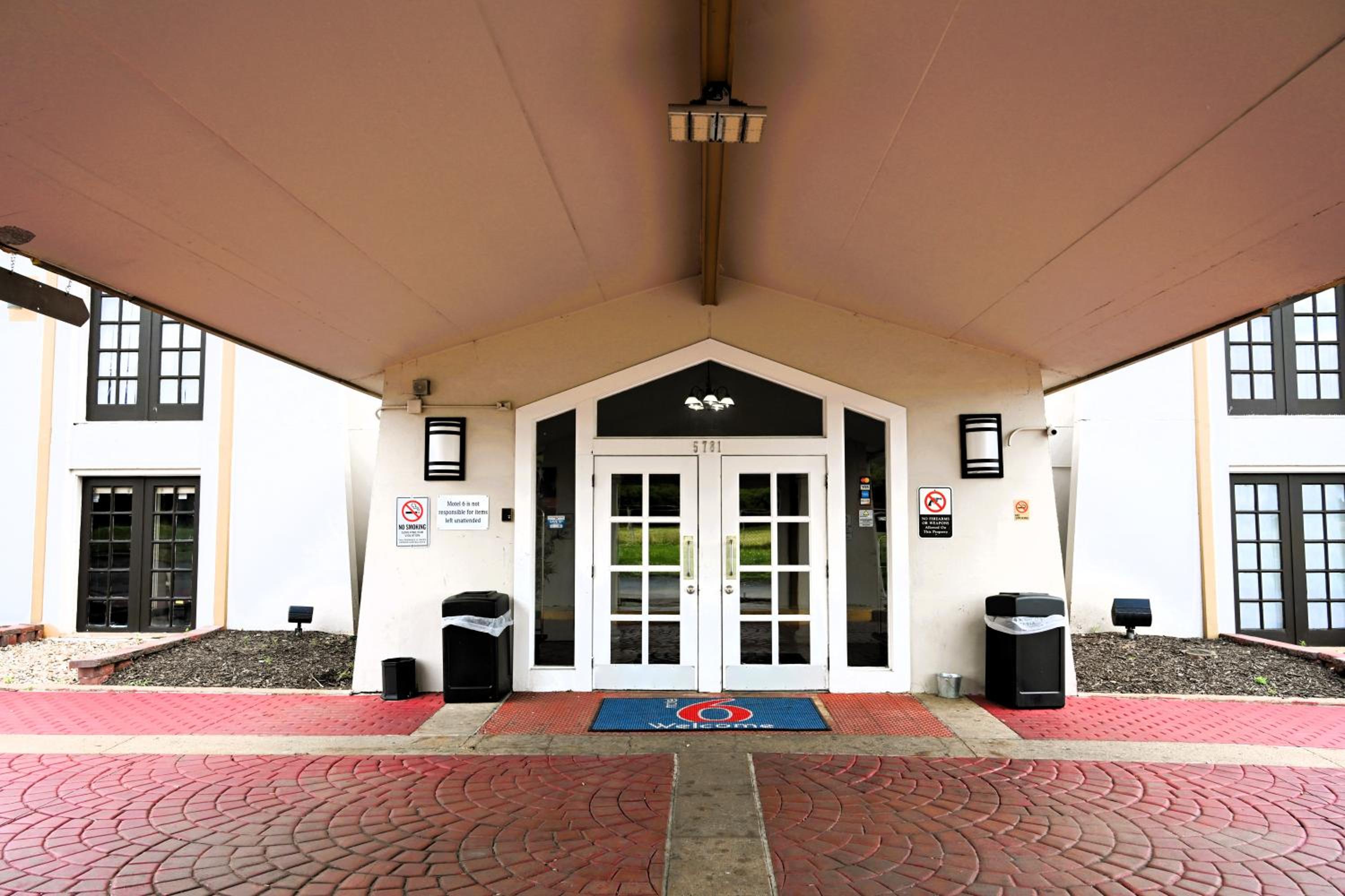 Motel 6-Hazelwood, MO - Property Image 17