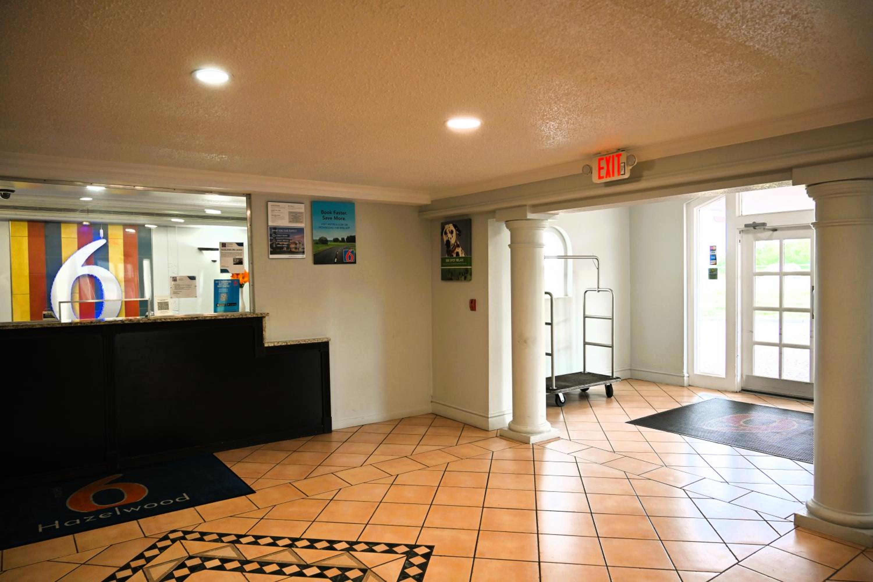 Motel 6-Hazelwood, MO - Property Image 18