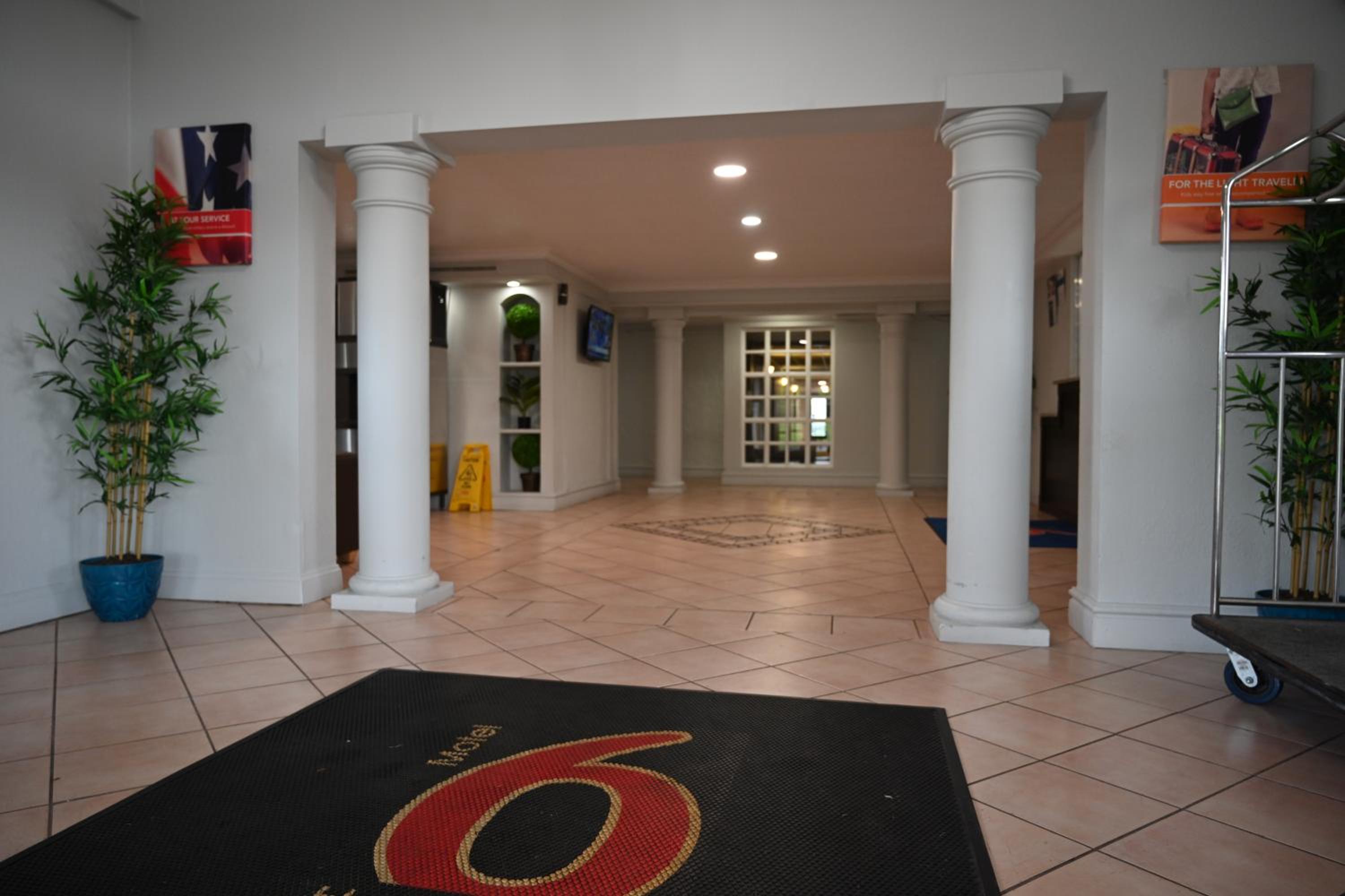 Motel 6-Hazelwood, MO - Property Image 23