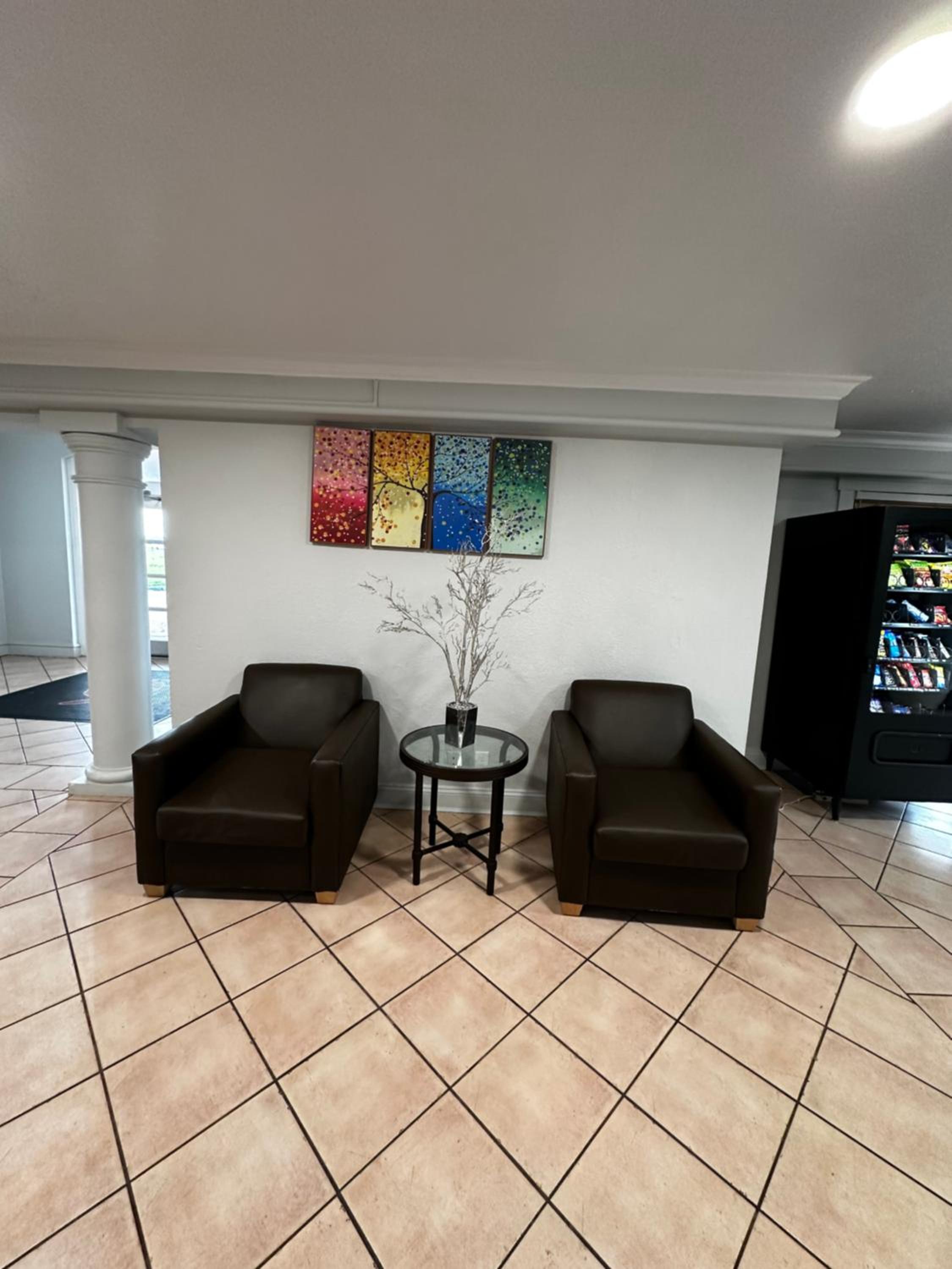 St Louis Vacations - Motel 6-Hazelwood, MO - Property Image 2