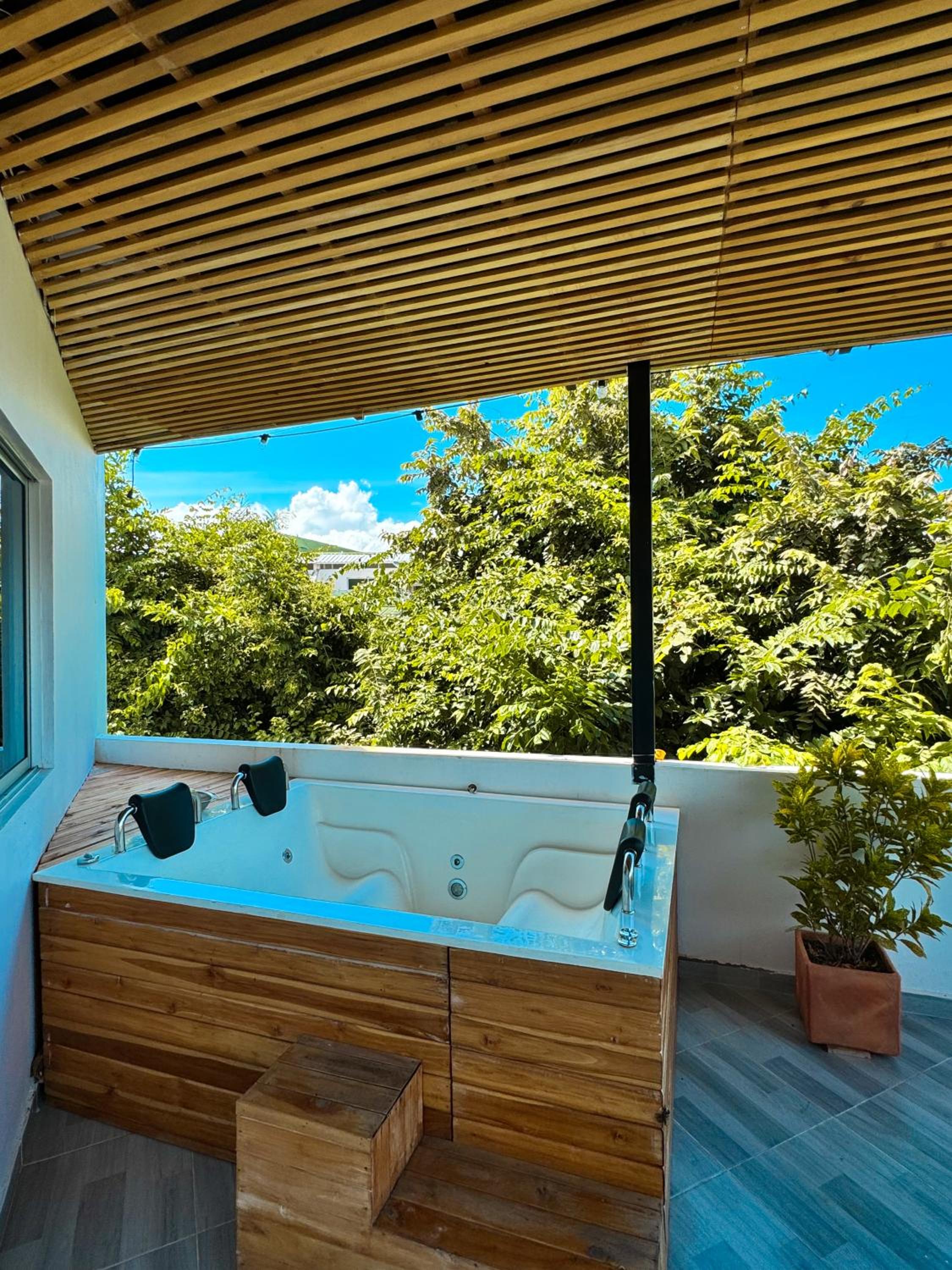 Hotel Penthouse + Jacuzzi Privado En Anapoima.