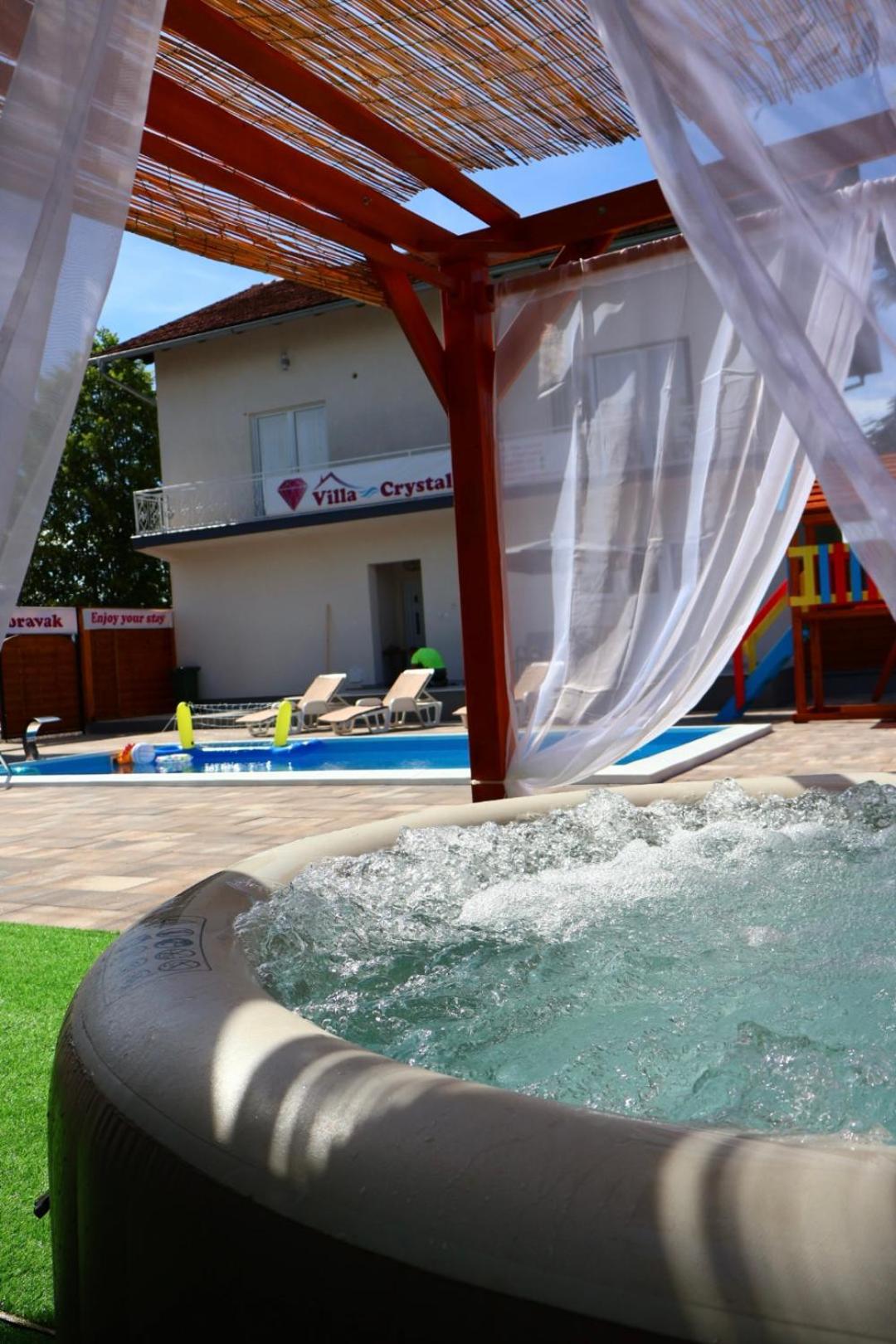Villa Crystal
