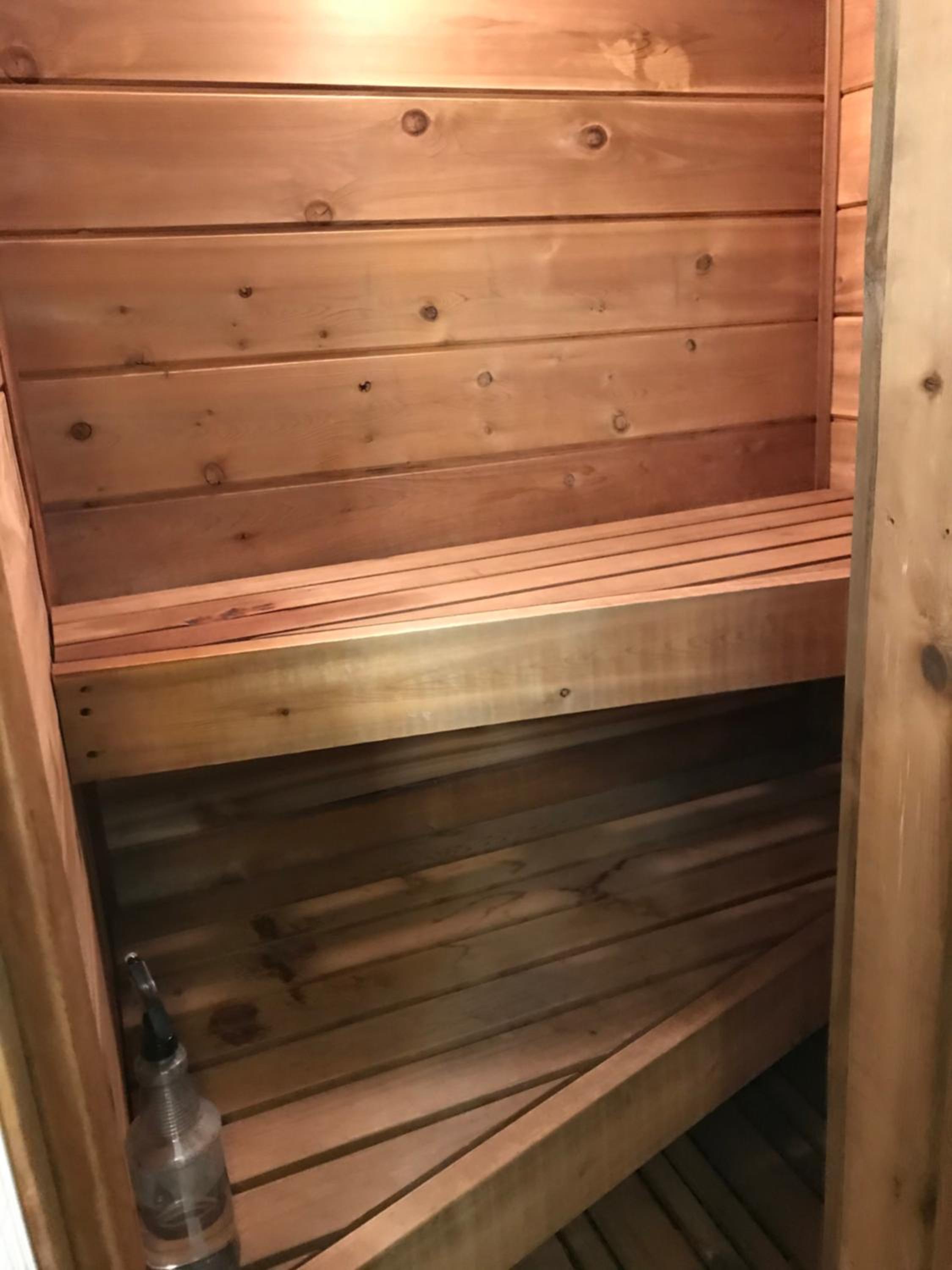 Hotel Trinity House - Image 1