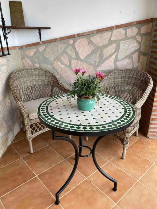 2 Bed 2 Bath Villa Near Sedella Heatable Saltwater Pool