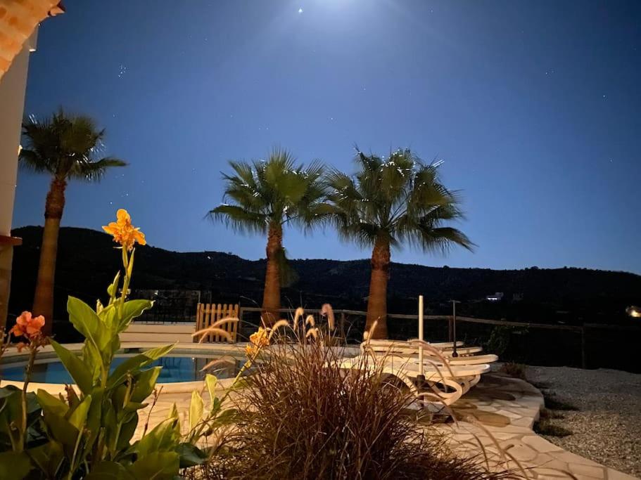 2 Bed 2 Bath Villa Near Sedella Heatable Saltwater Pool