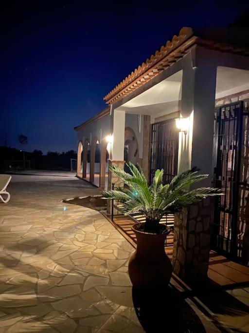 2 Bed 2 Bath Villa Near Sedella Heatable Saltwater Pool