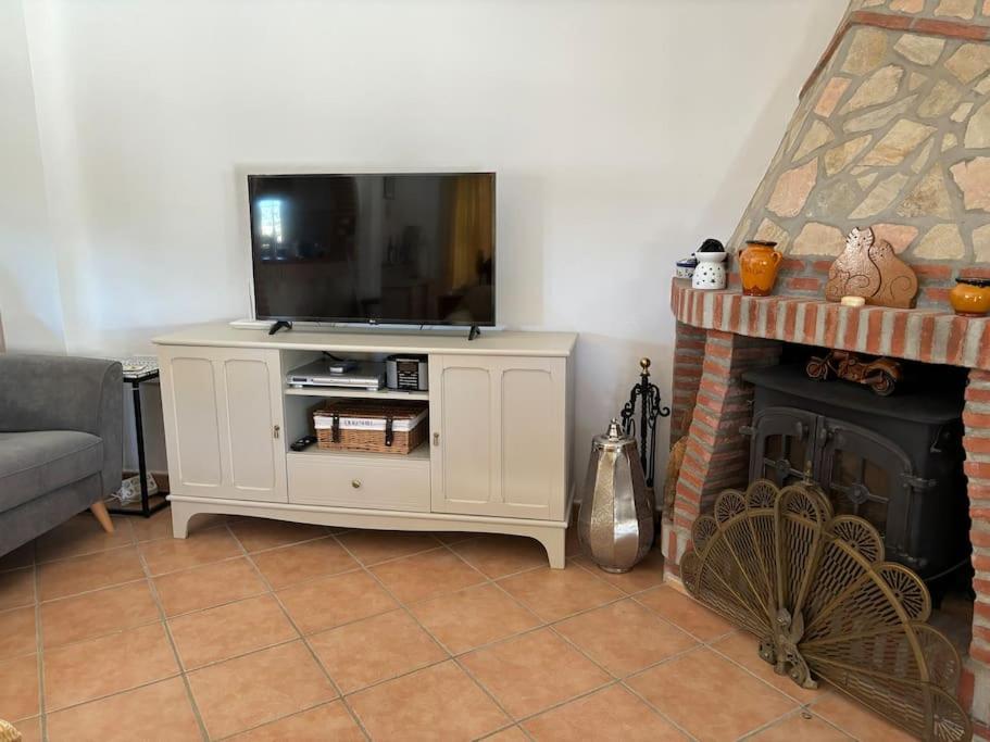 2 Bed 2 Bath Villa Near Sedella Heatable Saltwater Pool