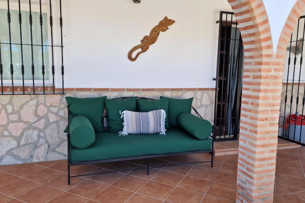 2 Bed 2 Bath Villa Near Sedella Heatable Saltwater Pool