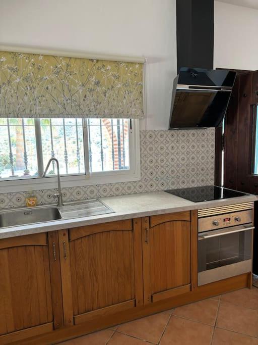 2 Bed 2 Bath Villa Near Sedella Heatable Saltwater Pool