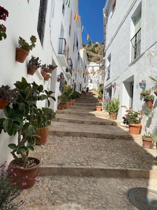 2 Bed 2 Bath Villa Near Sedella Heatable Saltwater Pool
