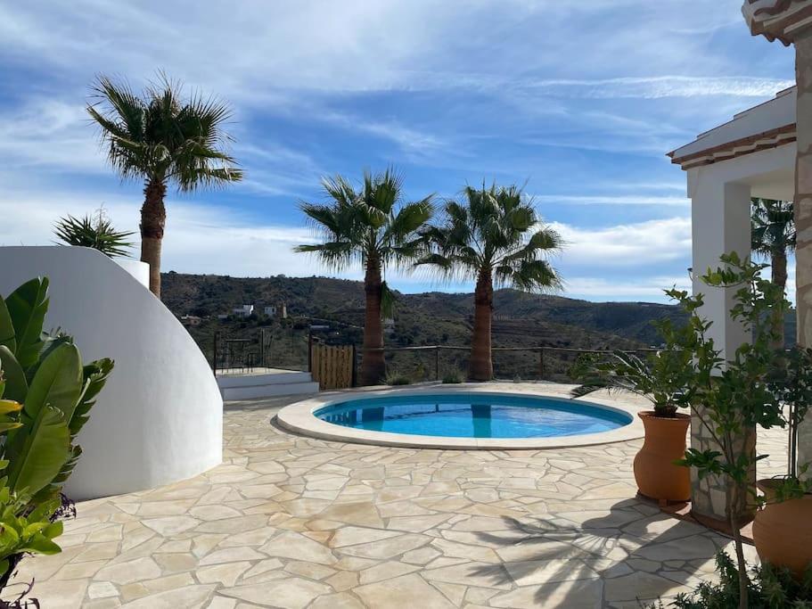 2 Bed 2 Bath Villa Near Sedella Heatable Saltwater Pool