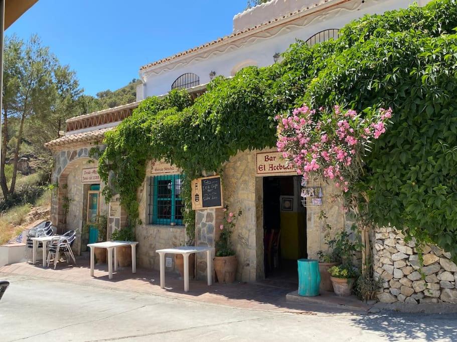 2 Bed 2 Bath Villa Near Sedella Heatable Saltwater Pool