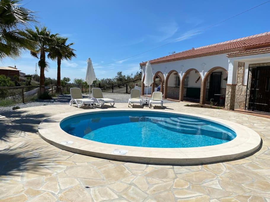 2 Bed 2 Bath Villa Near Sedella Heatable Saltwater Pool