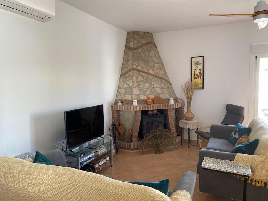 2 Bed 2 Bath Villa Near Sedella Heatable Saltwater Pool