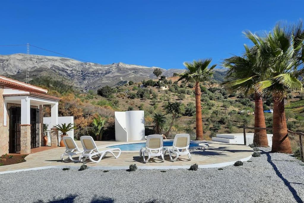2 Bed 2 Bath Villa Near Sedella Heatable Saltwater Pool
