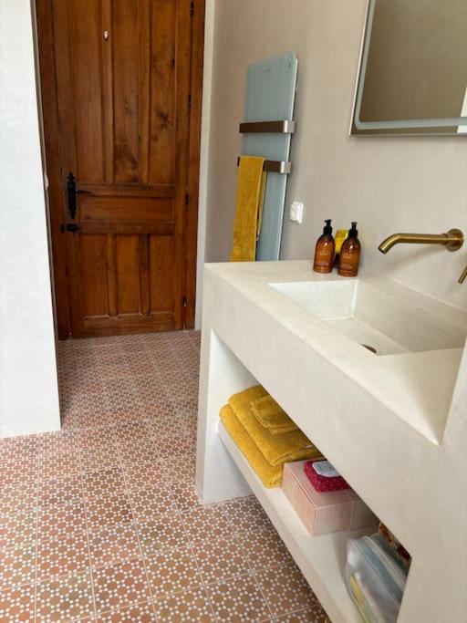 2 Bed 2 Bath Villa Near Sedella Heatable Saltwater Pool