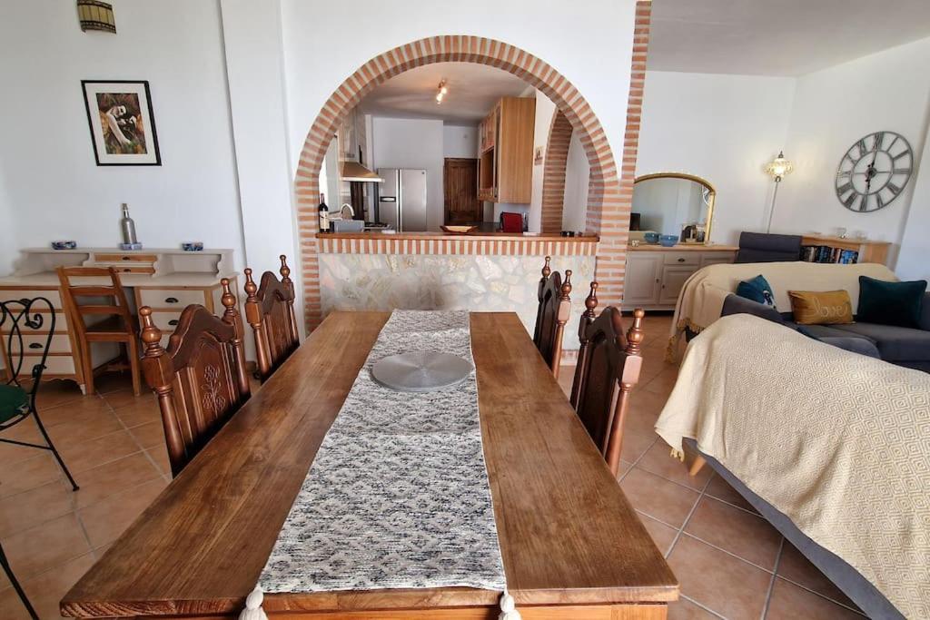2 Bed 2 Bath Villa Near Sedella Heatable Saltwater Pool