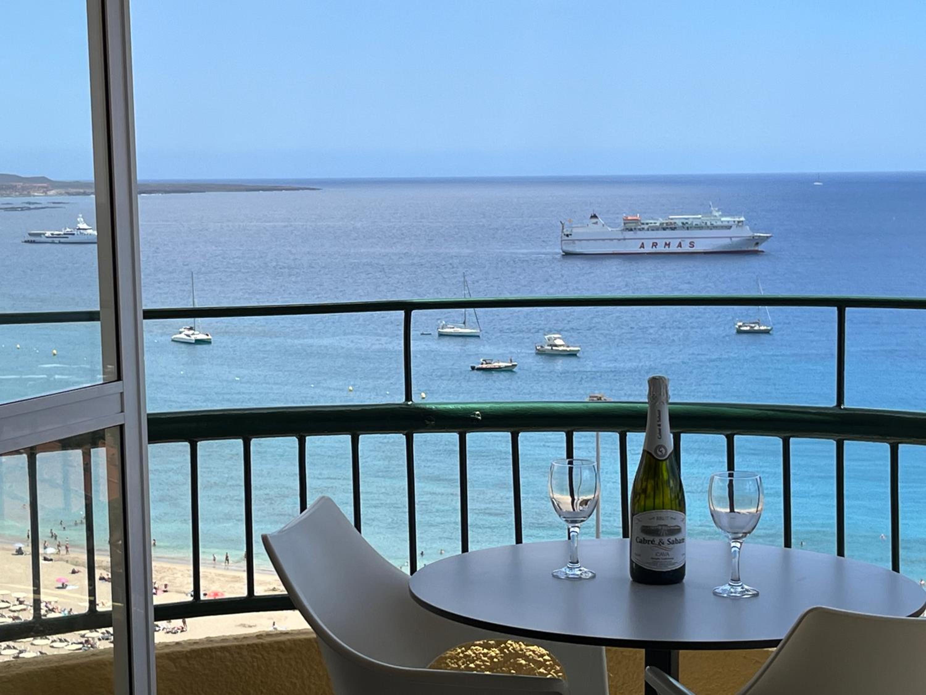 Hotel TORRES DEL SOL 14 Floor OCEAN'S BALCONY - Image 1