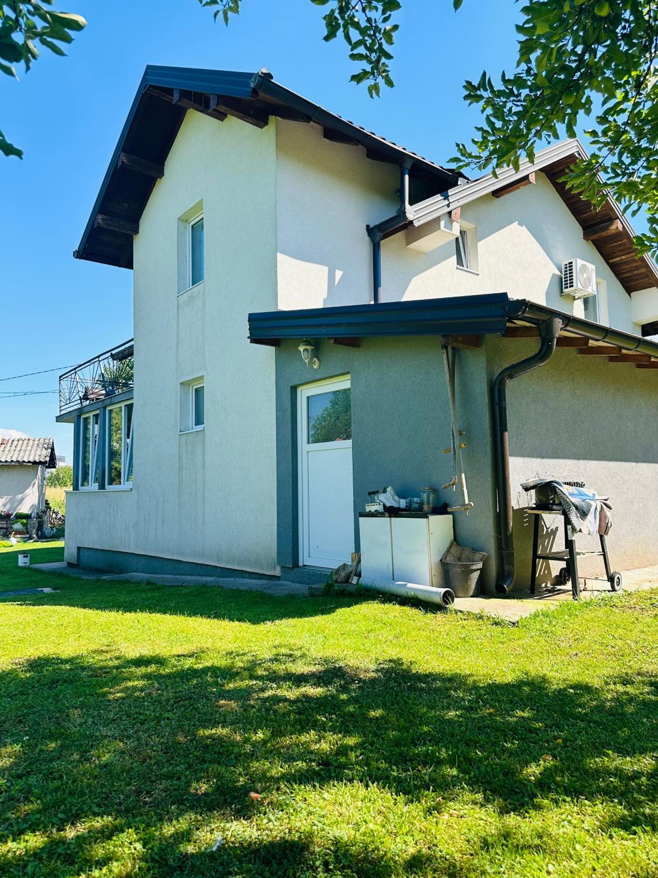 Dzeki, House Ilidza