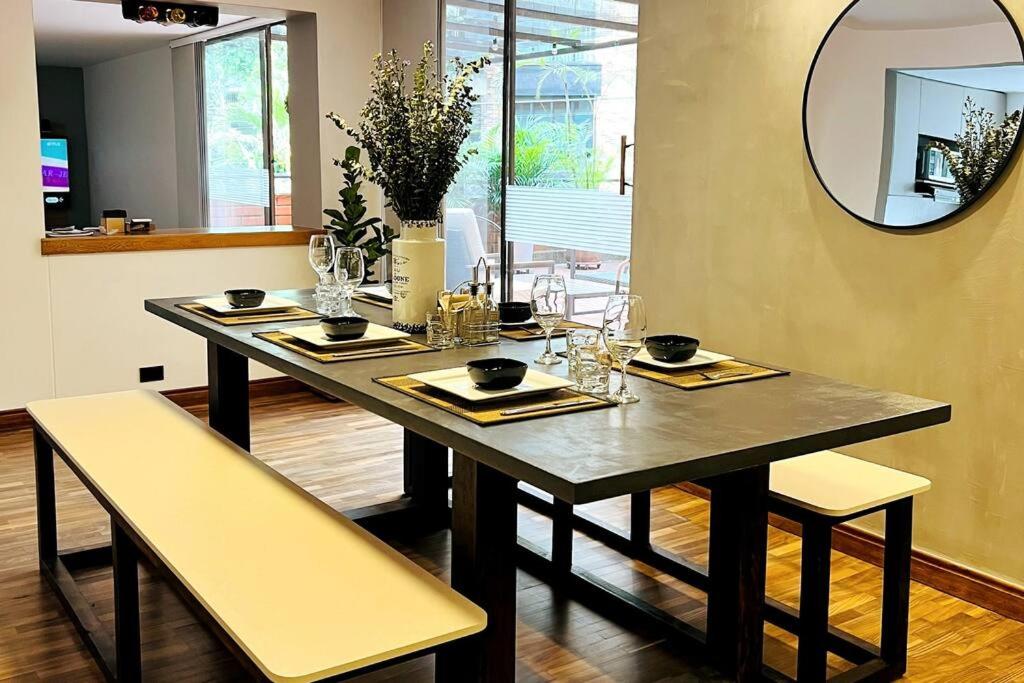 Modern 4Bedroom with private Terrace 500mb internet