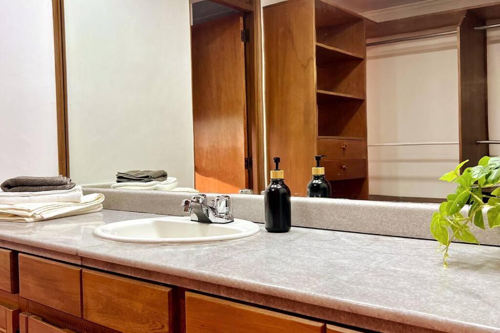 Modern 4Bedroom with private Terrace 500mb internet