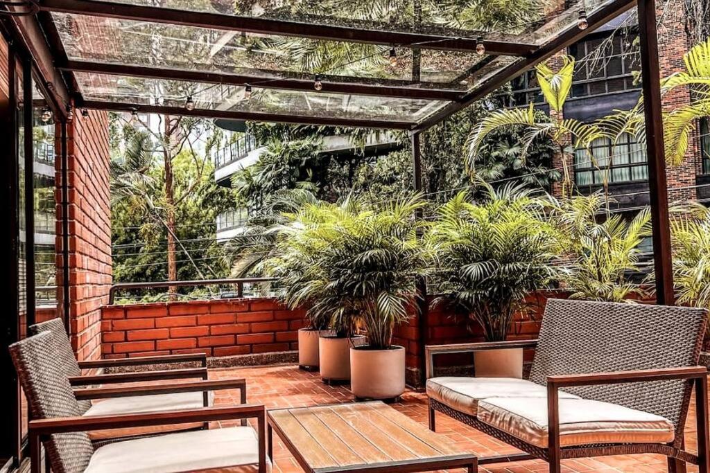 Modern 4Bedroom with private Terrace 500mb internet