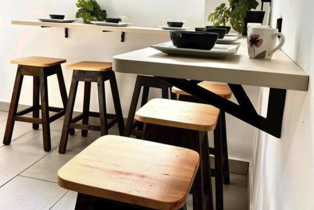 Modern 4Bedroom with private Terrace 500mb internet