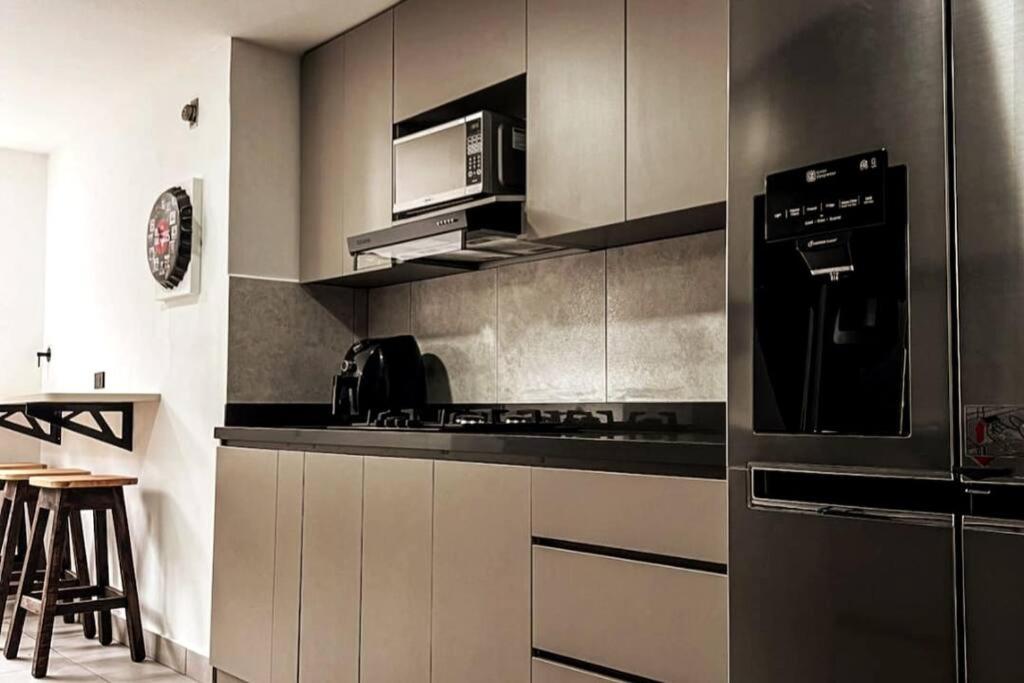 Modern 4Bedroom with private Terrace 500mb internet