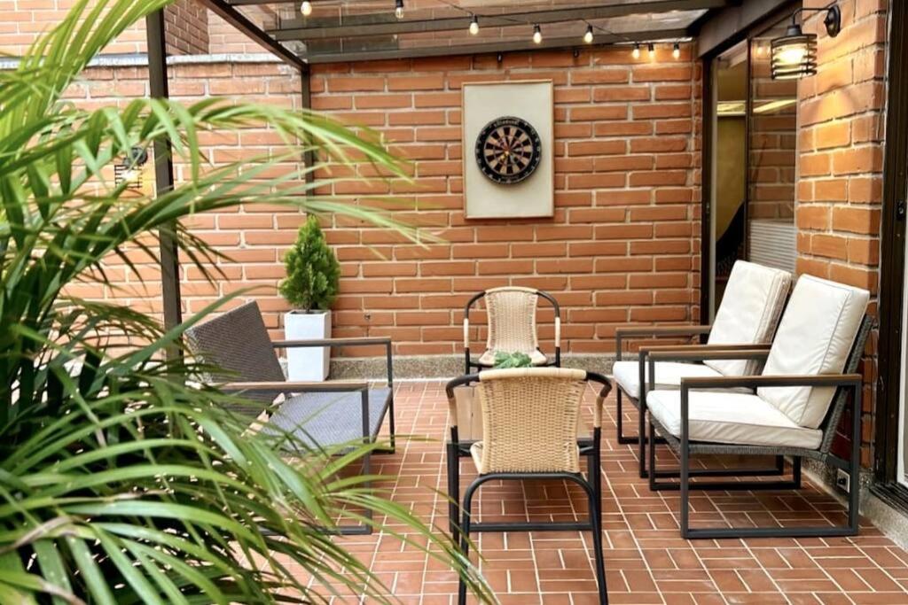 Modern 4Bedroom with private Terrace 500mb internet