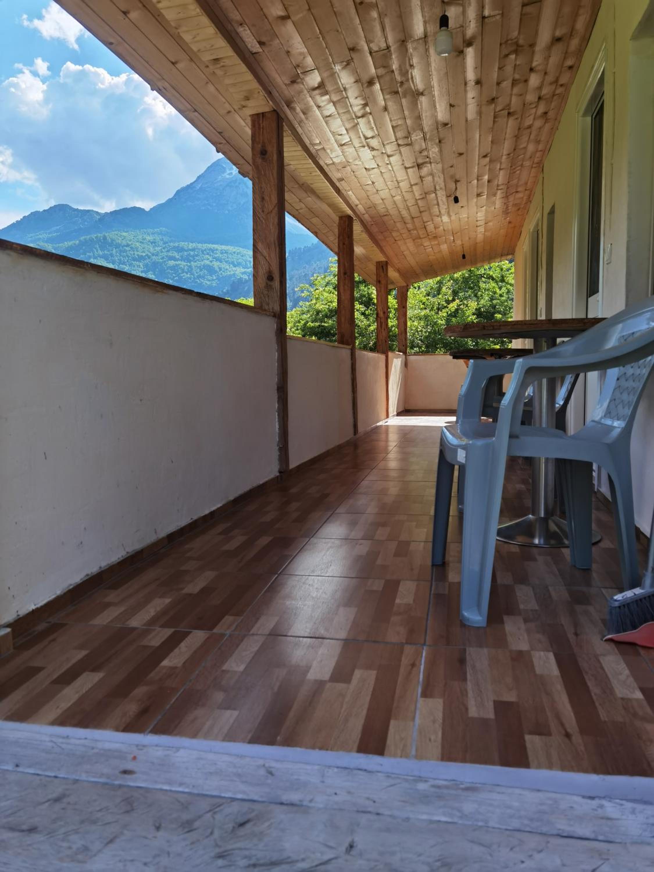 Guest house Artani