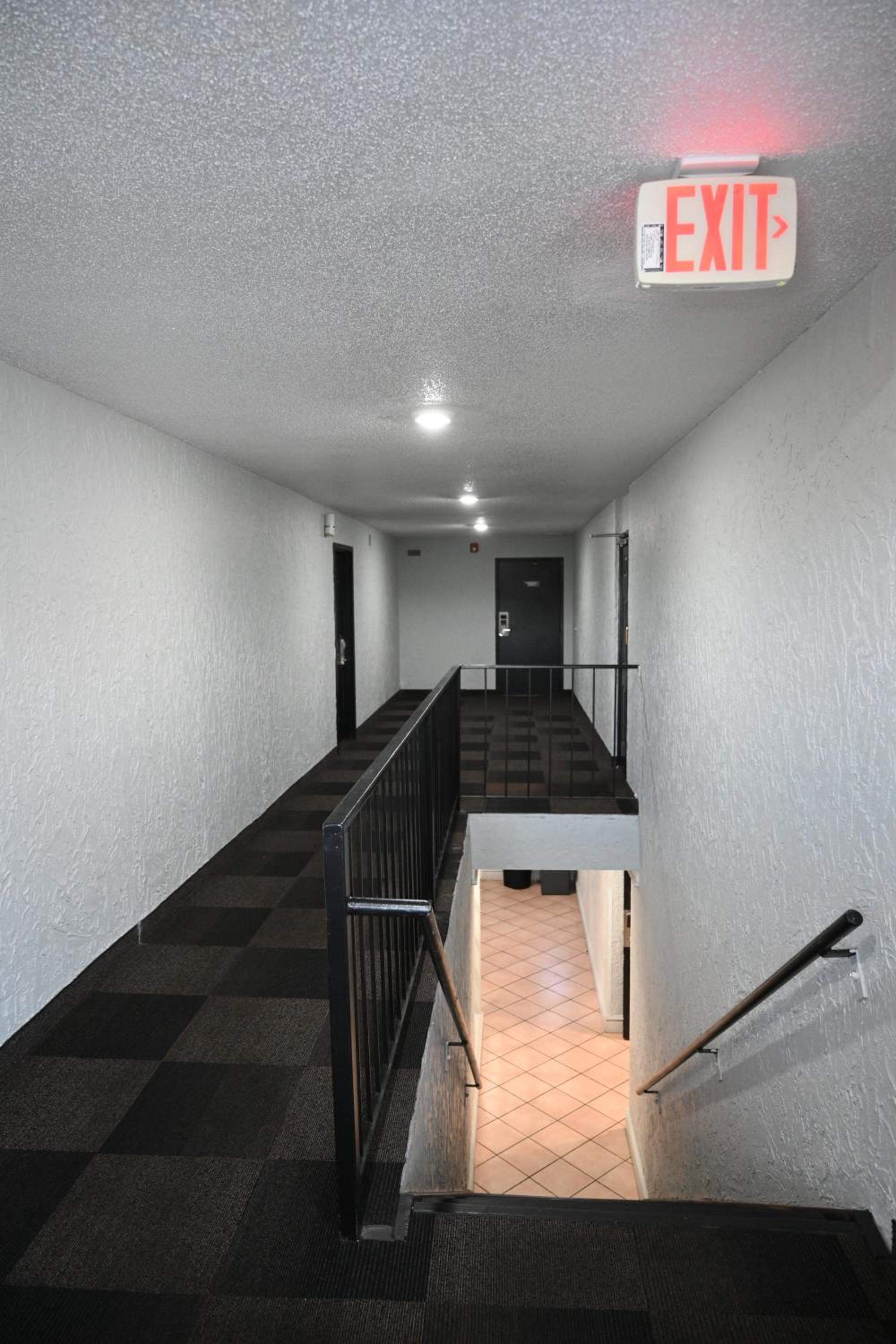 St Louis Vacations - Motel 6-Hazelwood, MO - Property Image 1