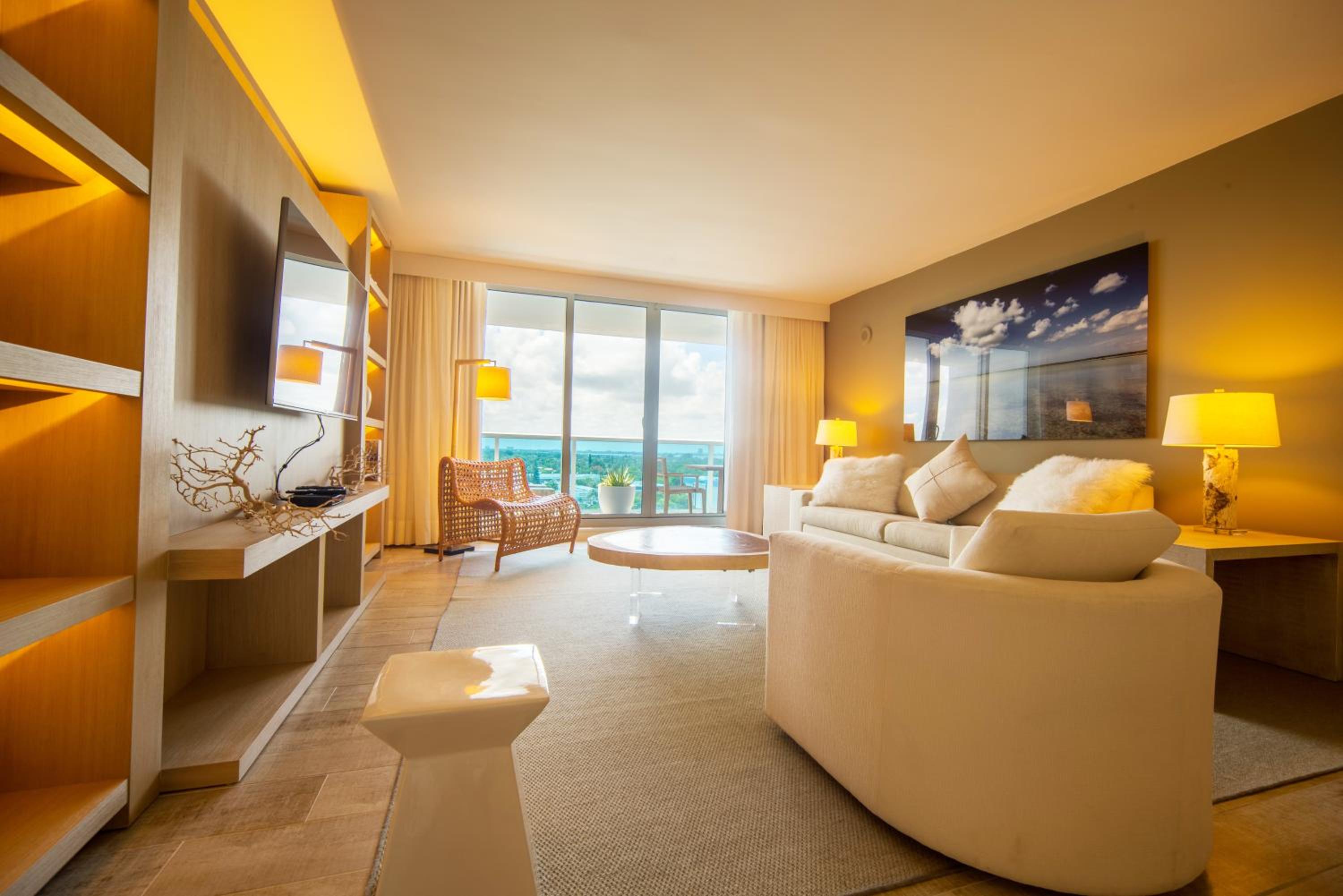 1 Hotel 1 Bedroom 1 and Half Bathroom Beachfront Residence With Balcony view 5