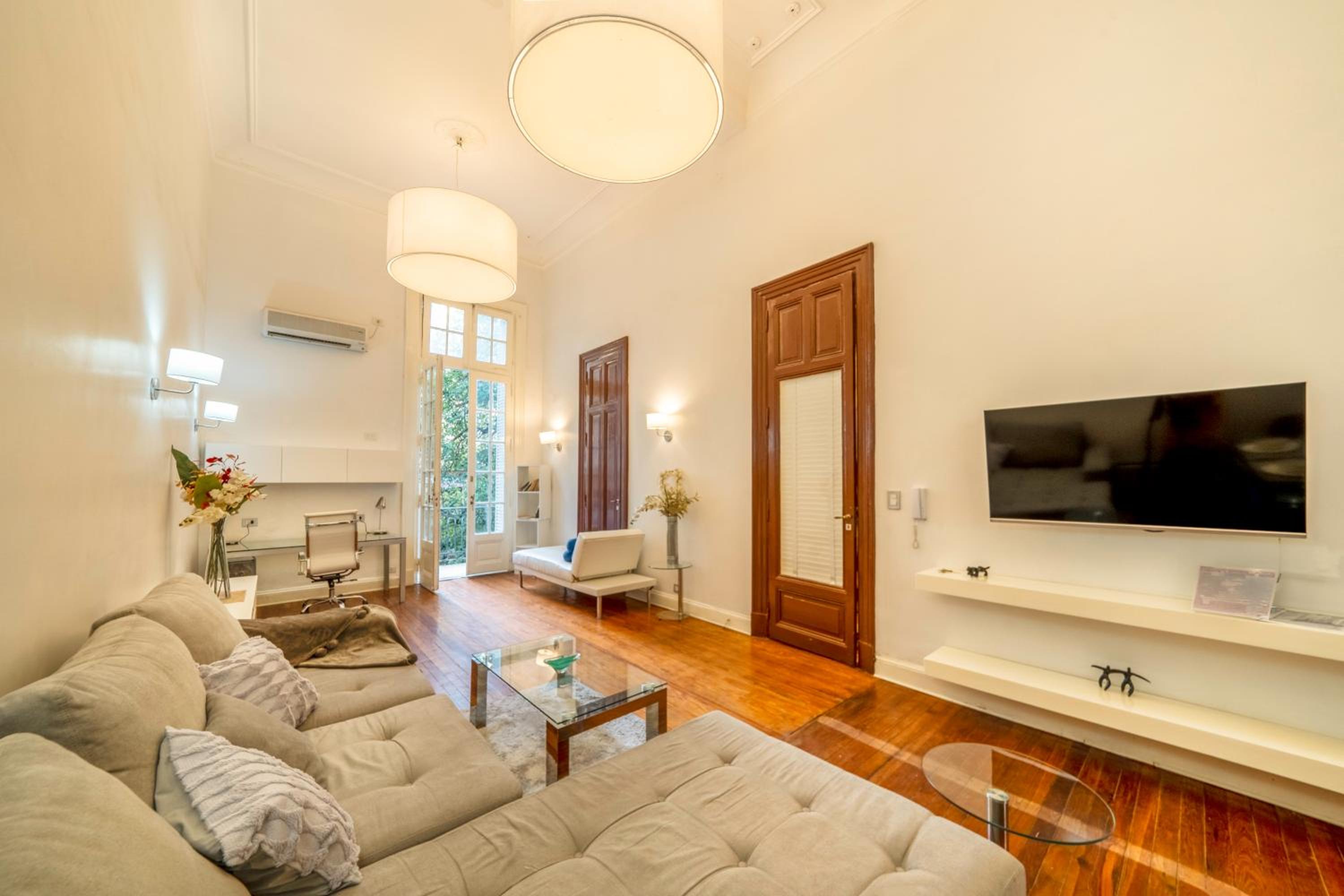 Plaza de Mayo - Diplomat's 3 bedroom ensuite haven