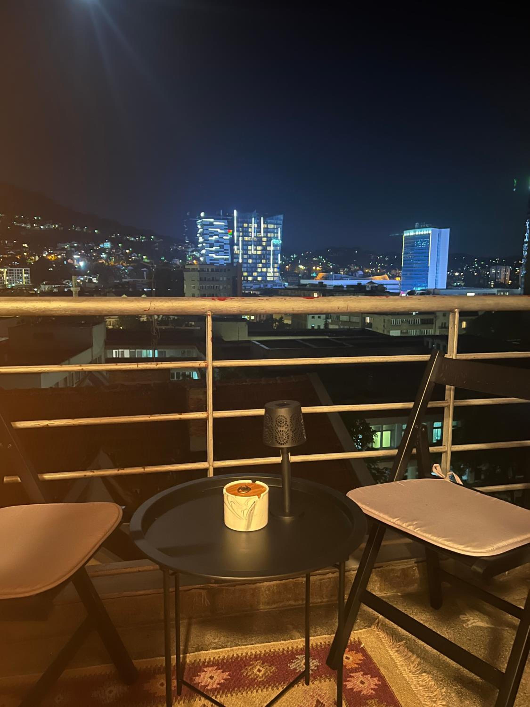 Awesome Panorama Penthouse - free Parking and balcony