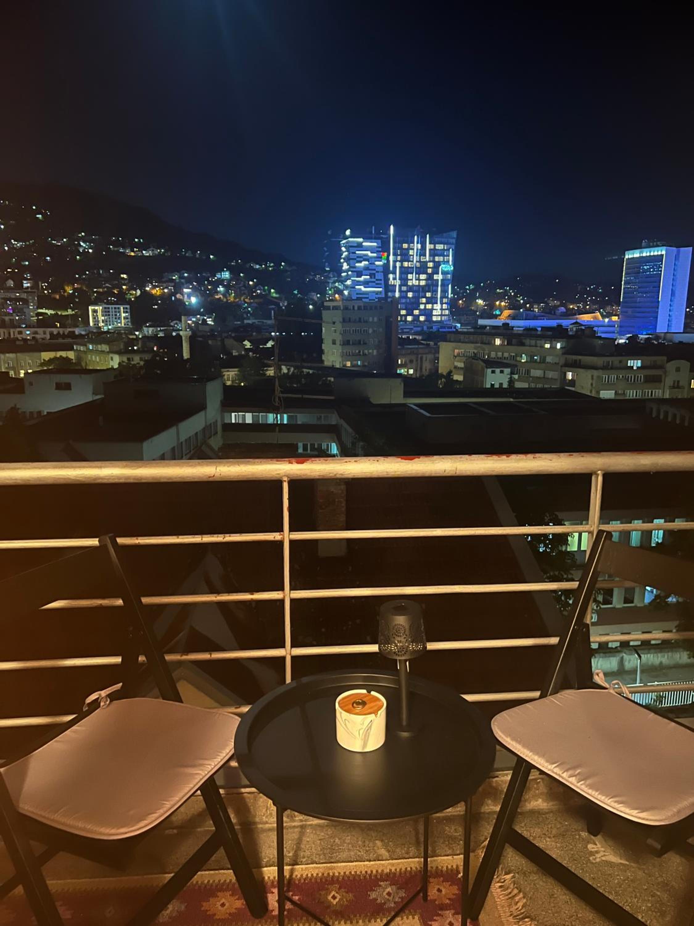 Awesome Panorama Penthouse - free Parking and balcony