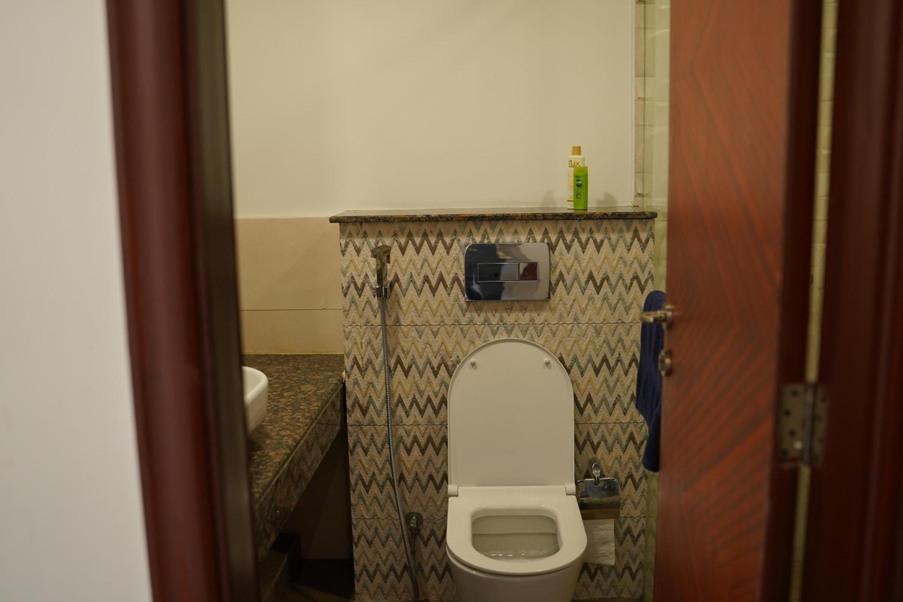 LMY Centaurs Retreat Luxury Apartments - Blue Area Islamabad view 3