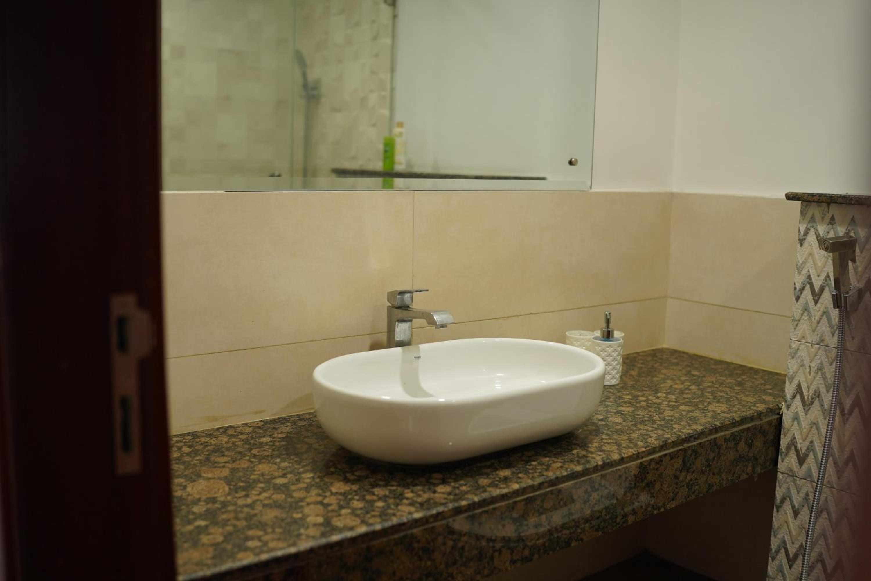 LMY Centaurs Retreat Luxury Apartments - Blue Area Islamabad view 4