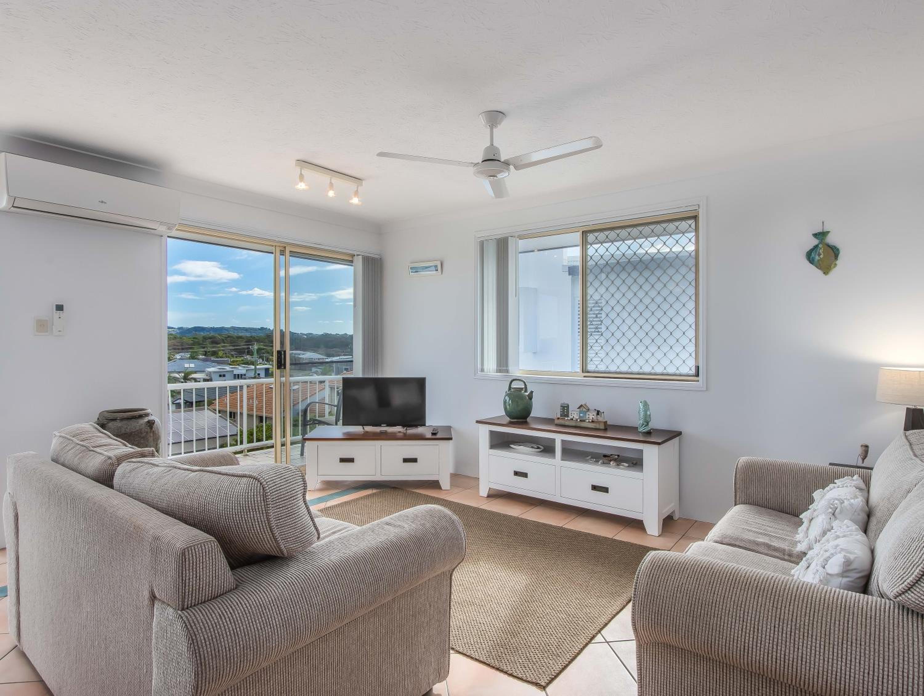Mountain Views on Marine Parade